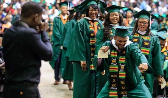 Kente Cloth Stoles: A Timeless Tradition for Celebrating Achievements
