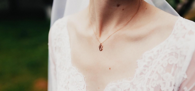 Joyas de Oro para Mujer: Guía Completa para Elegir la Mejor Opción
