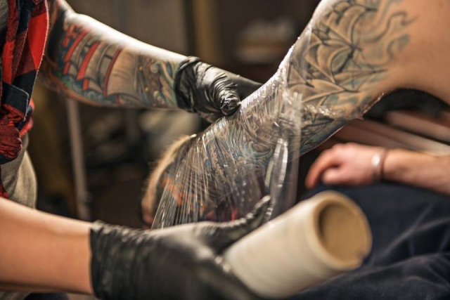 Tattoo Aftercare: Do’s and Don’ts for Beginners