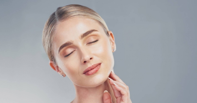 The Best Plastic Surgeon in Dubai for Non-Surgical Face Rejuvenation with Profhilo