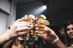 Cocktail Kurs Berlin – Kreative Drinks selbst mixen & genießen!