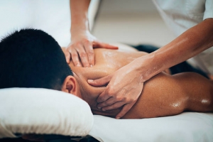 Managing Workplace Injuries with the Right Physiotherapy Approach
