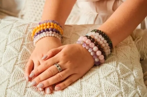 How To Choose the Right Crystal Bracelet?