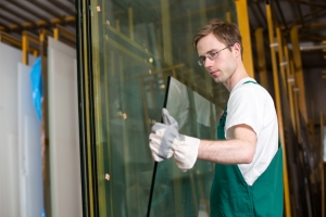 5 Signs Your Windows Need Glass Replacement and Repair (And How to Act Fast)