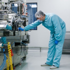 SUPREME DISTRIBUTORS AND DEALER INDIA'S PREMIER PLASTIC MANUFACTURER AND PROCESSOR | LEENUS INDIA