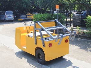Electric Towing Tractors vs. Traditional Towing Solutions: Which Is Better?