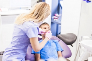 What Does a Periodontist Do and When Should You See One?