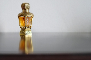 Best Oud Perfumes for Iftar Gatherings: Impress Your Guests