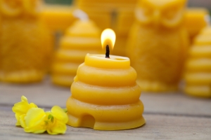 Guide to Buying Beeswax Candles Online: Benefits, Tips, and Where to Shop