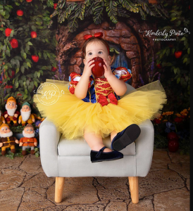 Messy, Fun & Adorable: How to Choose the Perfect Cake for a Cake Smash Photoshoot