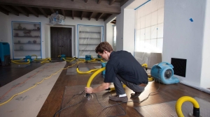 Emergency Water Damage? How Commercial Contractors Can Save Your Property