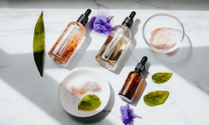 Aadhunik Ayurveda – India’s Best Manufacturer of Hydrosols & Herbal Extracts