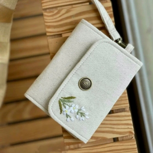 Timeless Embroidered Coin Purse with Unique Patterns