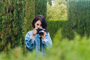 Capturing the Beauty of Motherhood: Edmonton Maternity Photographer