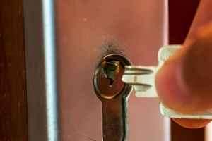 Snapped Keys: What to Do When You Snap Your Key