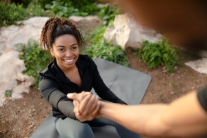 10 Ways Holistic Therapies Complement Traditional Drug Rehab Treatment