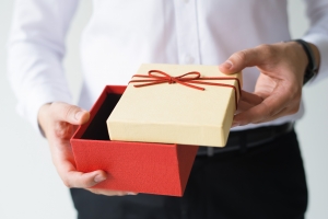 What are the best promotional gifts for government organizations in the UAE?