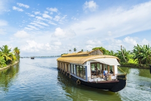 Kerala Tour Packages – Discover God’s Own Country with Taj Voyages Tour