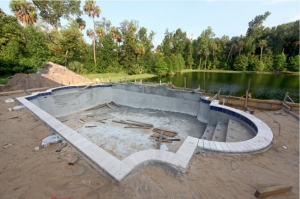 DIY vs. Professional Pool Construction: Which One Is Right for You?