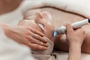 Glow Like Royalty – HydraFacial Dubai Awaits!