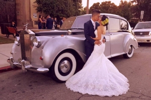 Ride in Vintage Luxury with Classic Car Rentals in Orange County