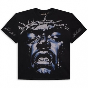 How does the quality of the Hellstar Shirt compare to other high-end streetwear brands