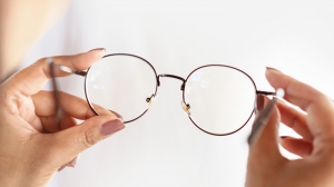 Pourquoi choisir une réparation professionnelle de montures de lunettes ?