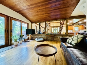 Experience Nature in Style at Art Park Luxury Cabins in Athens Ohio