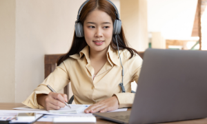 Enhance Your English Skills with Online English Grammar Classes in Delhi