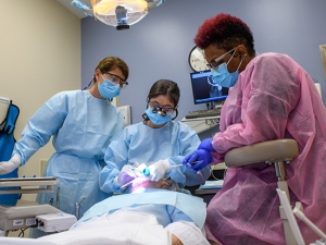 How to Maintain Oral Hygiene Between Dental Visits