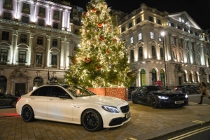 Top Tips for Hiring a Mercedes V-Class for Your Next Trip in the UK