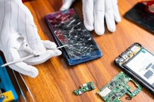 Mobile Phone Repair: Find the Best Cell Phone Repair Shops Near You