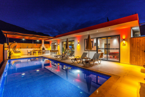 Work Hard, Relax Harder: Why Executives Need Private Luxury Getaways in Miami