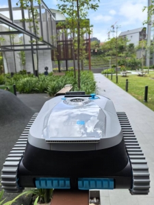 Robot Cleaner: Smart Tech for a Sparkling Pool