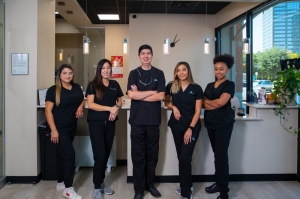 Complete Guide to Veneer Teeth: Costs, Snap-Ons & More