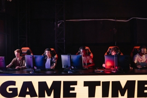 Could Virtual Reality Enhance Immersion in Color Prediction Platforms?