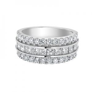 Rogers and Hollands: Stunning Anniversary Bands for Her
