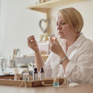 Beginner Vs. Advanced Aromatherapy Courses: Which One Is Right For You?