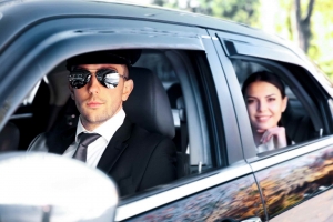 Chauffeur Service in LaGuardia Airport _ Business Class Limo