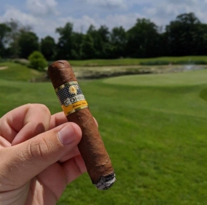 The Importance of Cigar Etiquette on the Golf Course