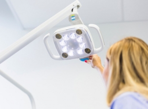 How to Choose the Best LED Surgical OT Lights Manufacturer in Delhi