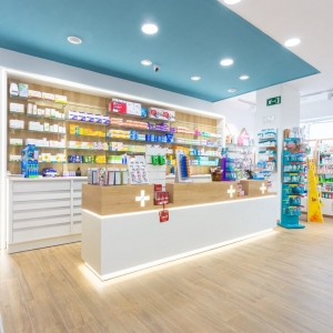 Navigating the Landscape of Pharmacy in UK: Opportunities and Challenges