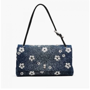 The Timeless Appeal of Marc Jacobs Handbags: A Blend of Style and Functionality