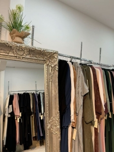 Discover the Elegance of Emirati Abayas: A Deep Dive into Abaya Trends in Dubai and Abu Dhabi