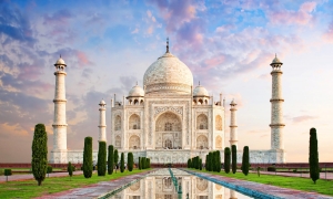 Explore India's Wonders with Same Day Tours Packages – Taj Mahal Awaits!