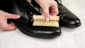 What Are The Advantages Of Shoes Dry Cleaning?