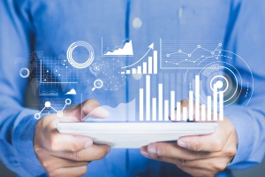 What is the purpose of transforming raw data into business intelligence?