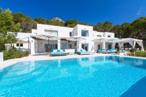 What Makes Ibiza Mansion Rentals the Ideal Choice for Luxury Vacations?