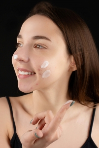 Kojic Acid for Skin Brightening: Benefits, Risks, and How to Use It Right: