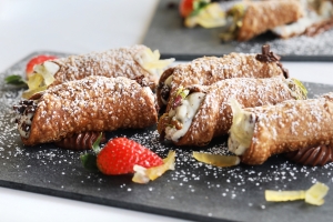 Where to Get Cannolis in Dubai That Really Please the Senses?